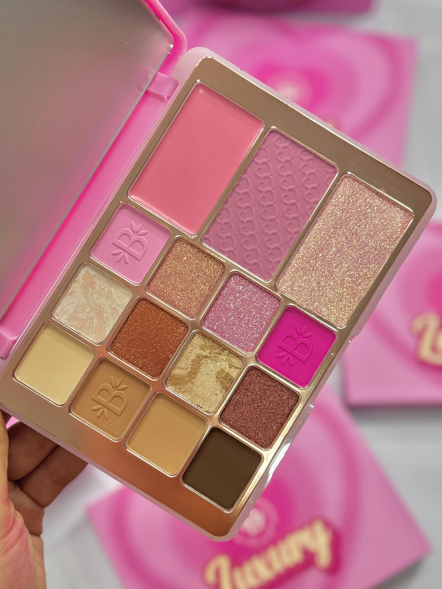 Paleta de sombras luxury bloomshell